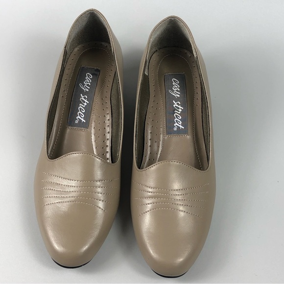 Easy Street Easy Flex Comfort Women’s Slip-On Kitten Heels Size 9M - Picture 7 of 14